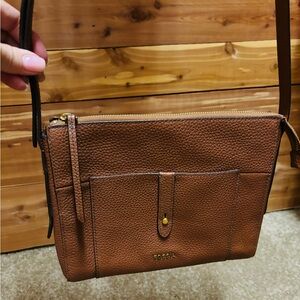 Fossil leather crossbody pebbled leather. Euc